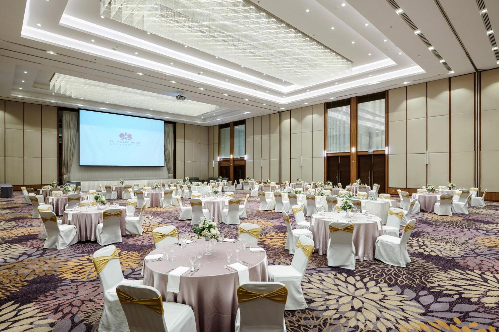 Tk Palace Hotel & Convention Bangkok Exteriör bild